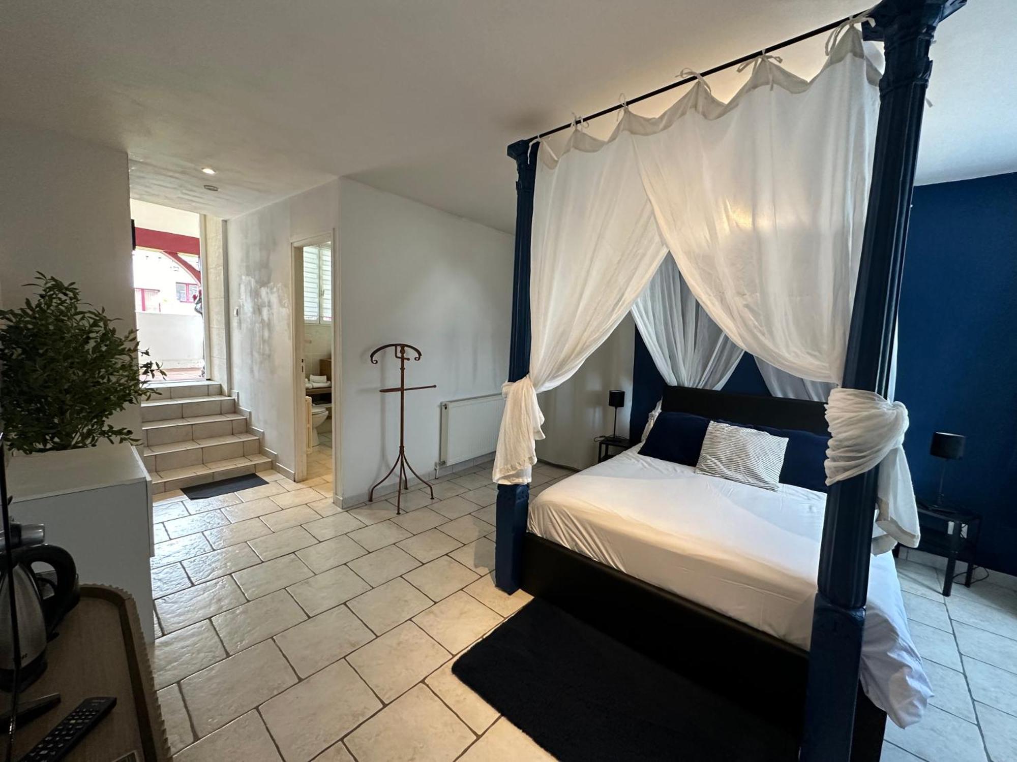 Nuit En Brenne Maison d'hôtes *